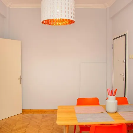 Fully Renovated And Relaxing Апартаменты
